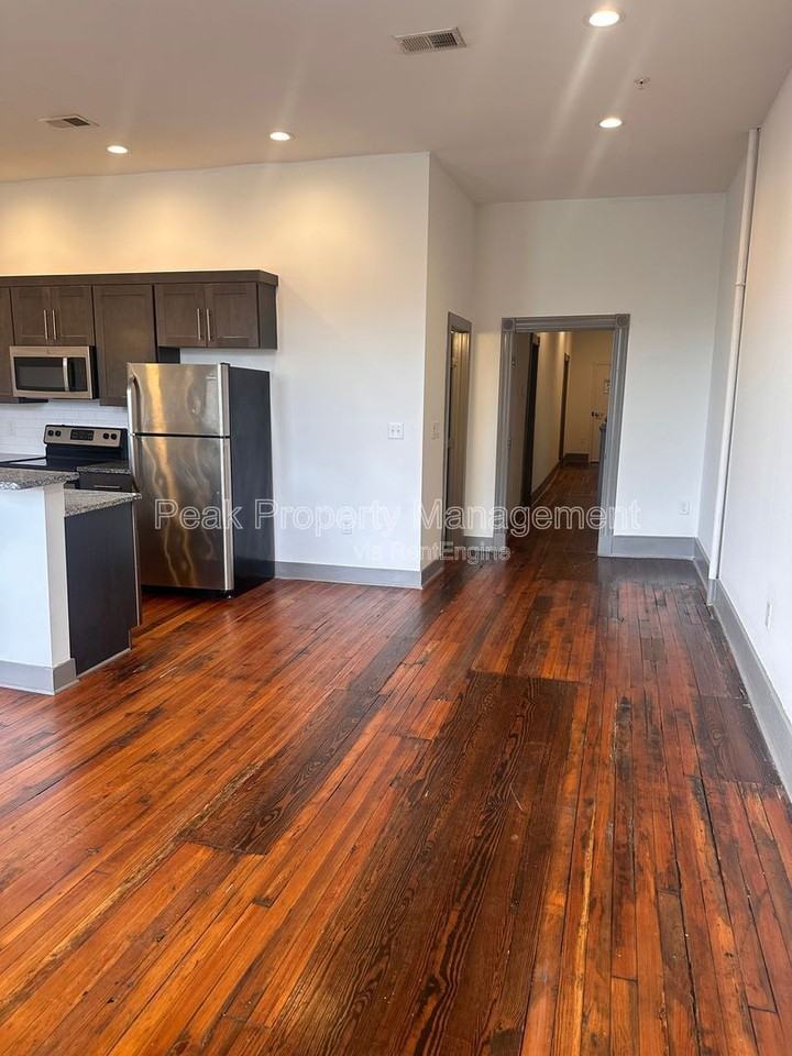 1213 Hull St #2A - Photo 4 of 11
