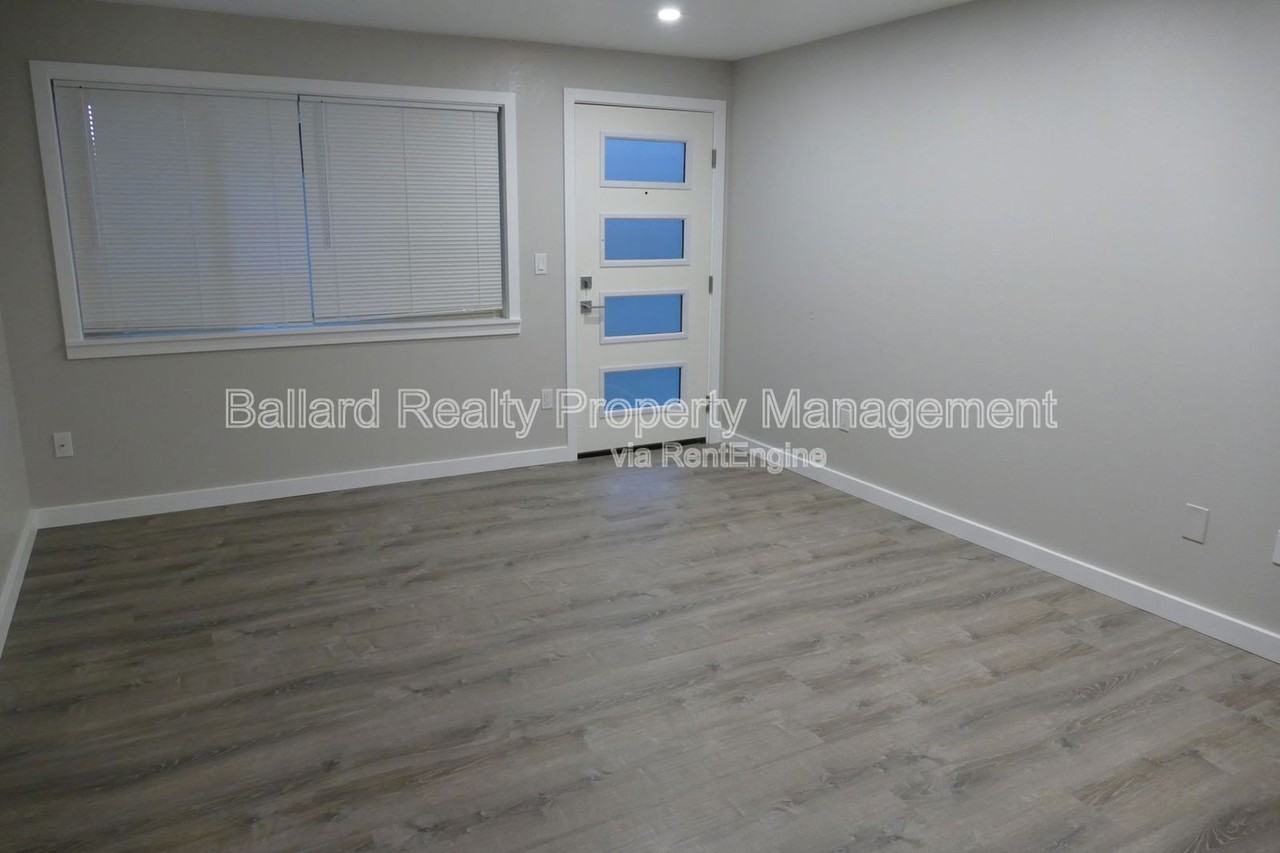 2233 Nw 59th St #2 - Photo 4 of 10