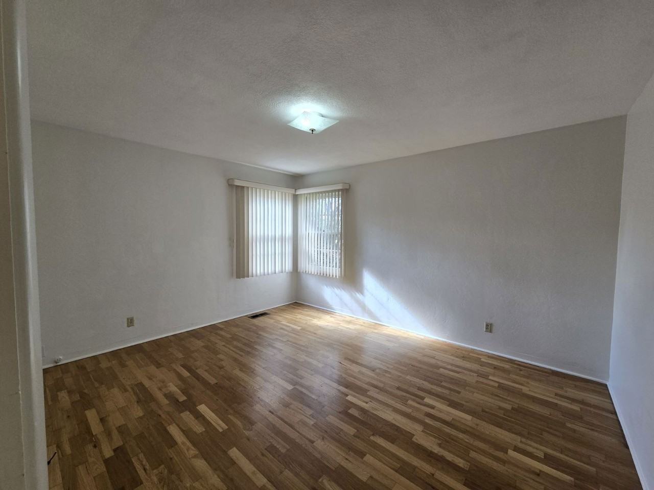 1844 Nw Keasey St - Photo 5 of 20