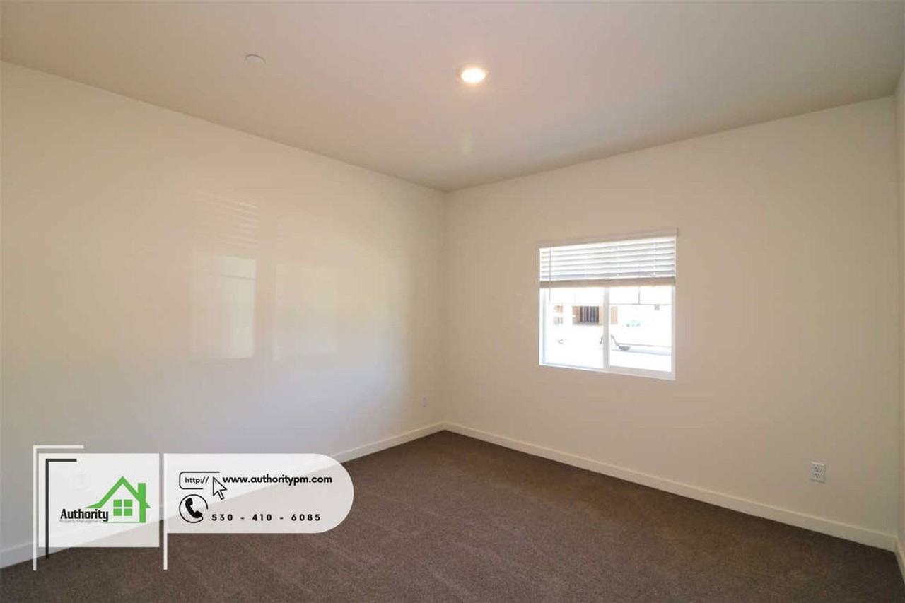 3651 Ginny Ct - Photo 7 of 25