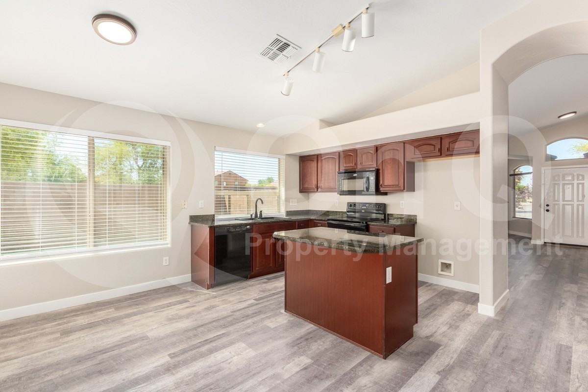 3917 E Tanzanite Ln - Photo 4 of 22