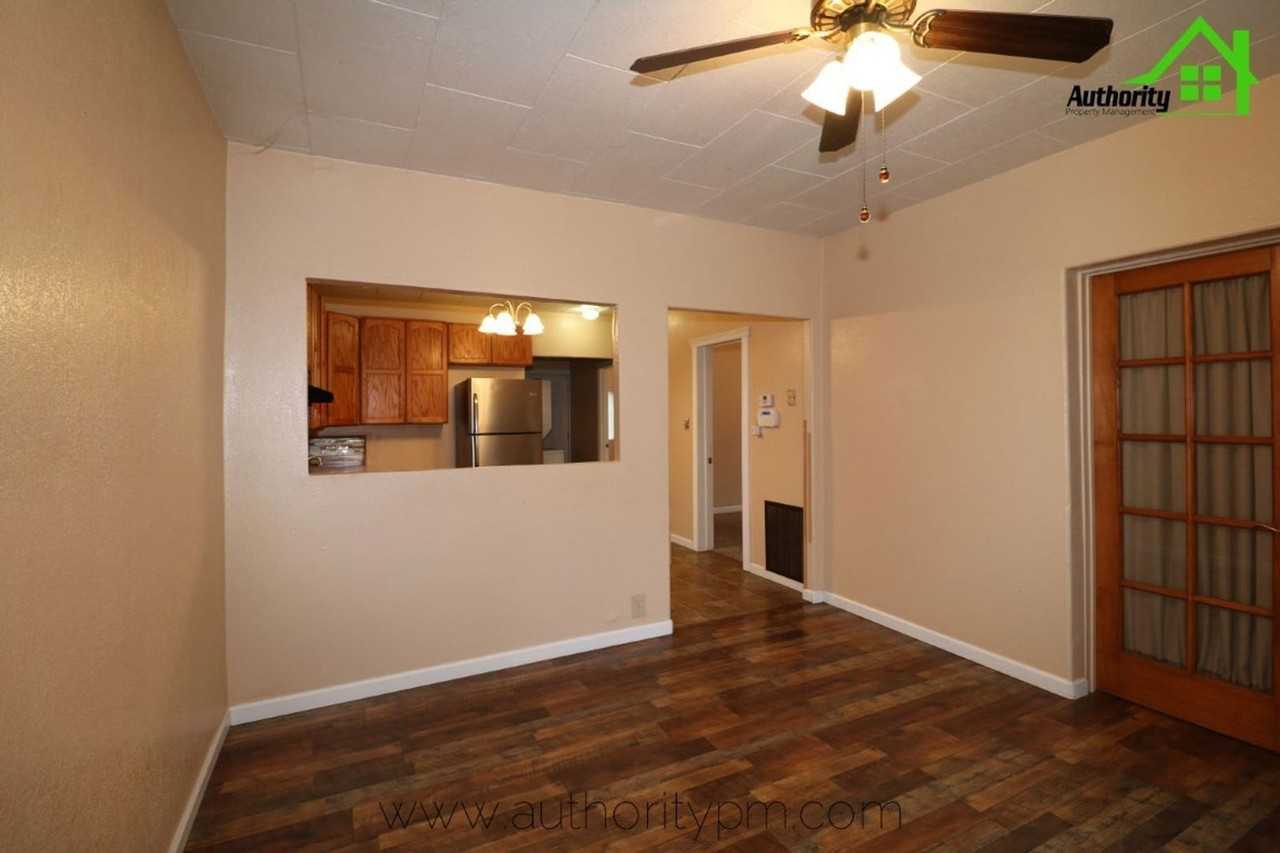 1201 Willis St - Photo 4 of 15