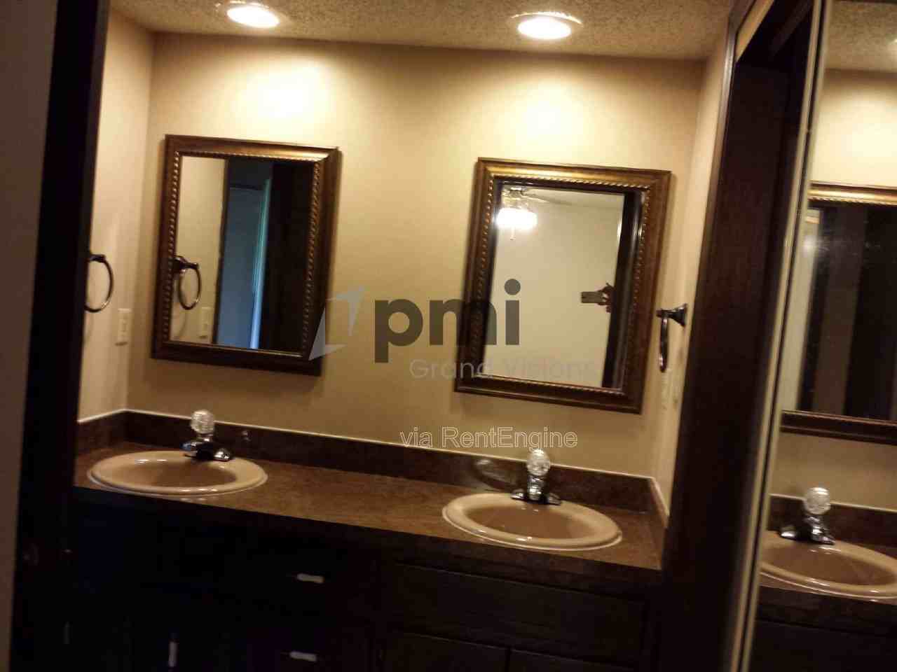 536 W Ash Ave - Photo 4 of 19