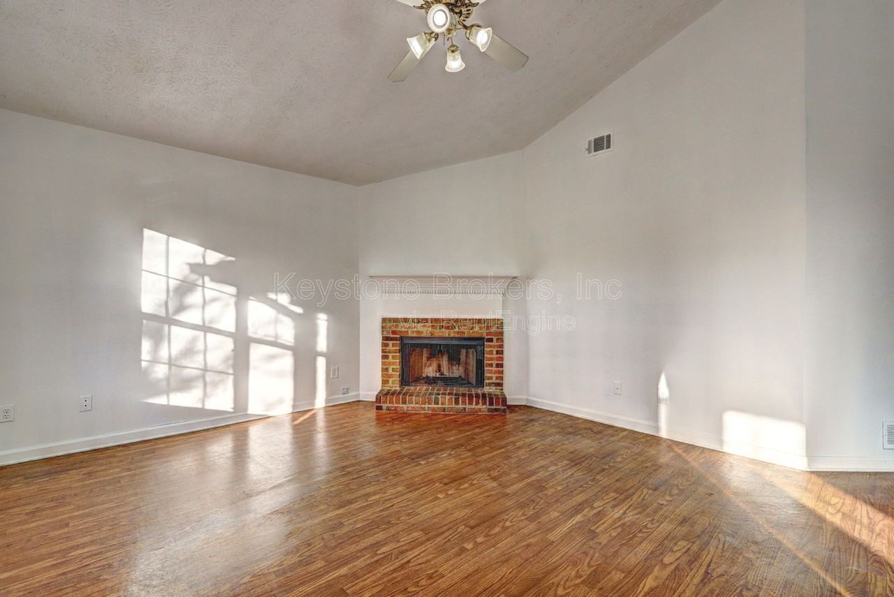 103 Wedgewood Walk - Photo 3 of 8