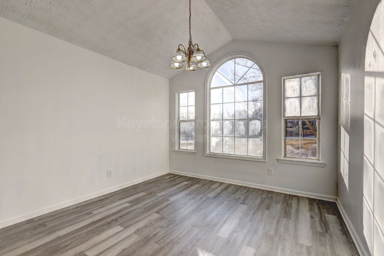 103 Wedgewood Walk - Photo 4 of 8