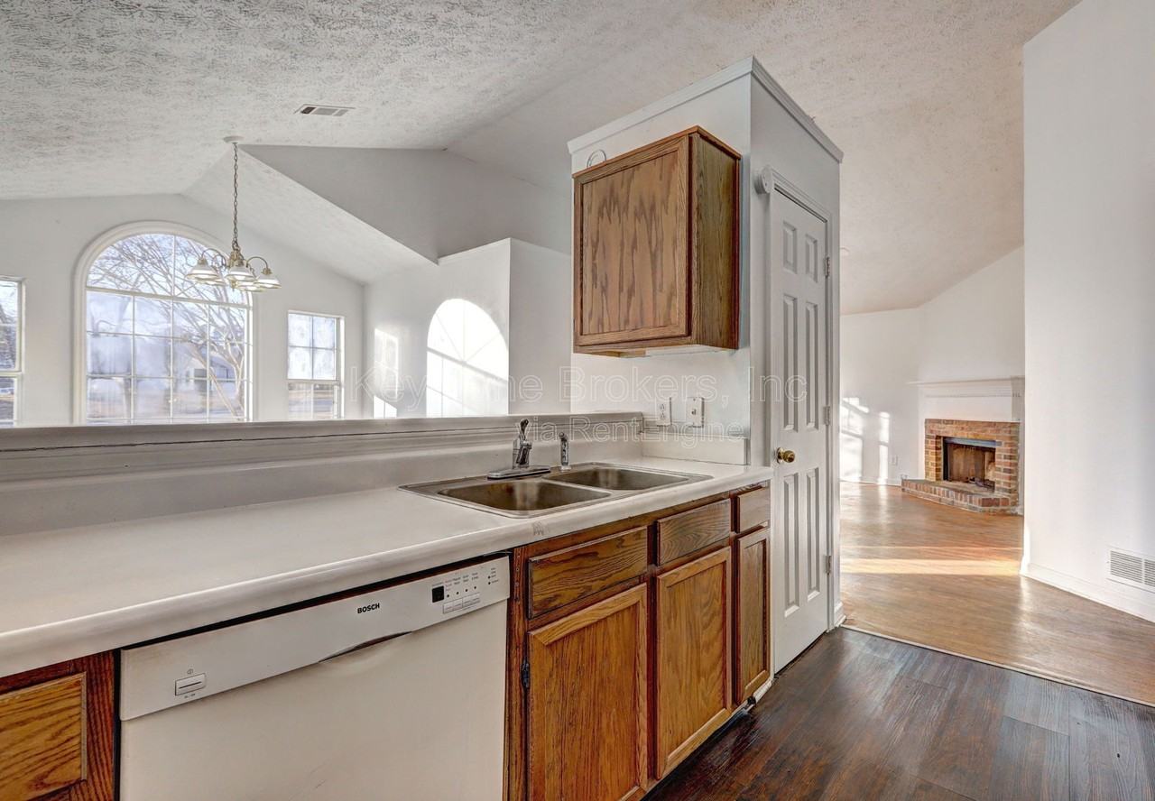 103 Wedgewood Walk - Photo 6 of 8