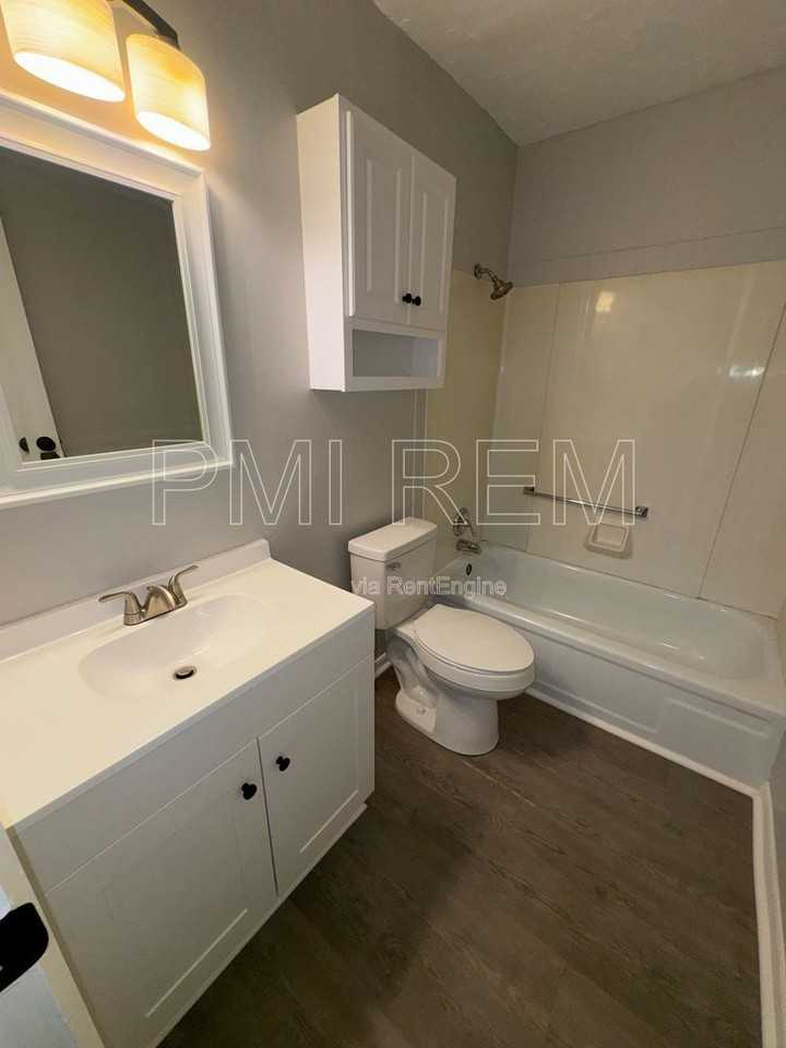 1946 White Pond Dr - Photo 3 of 20