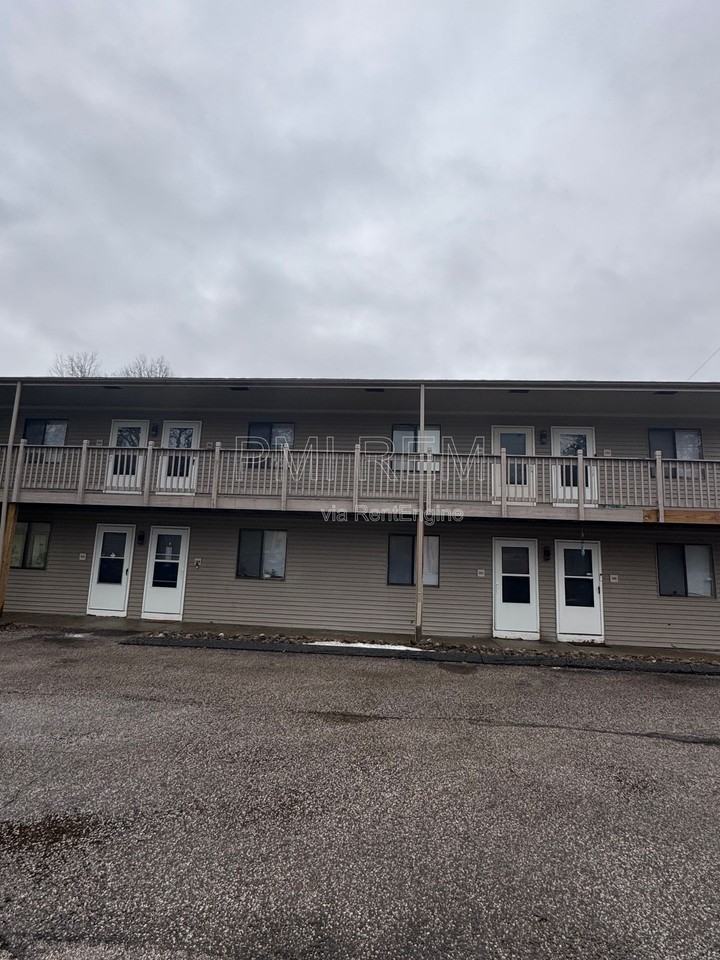 1982 White Pond Dr #1 - Photo 6 of 9