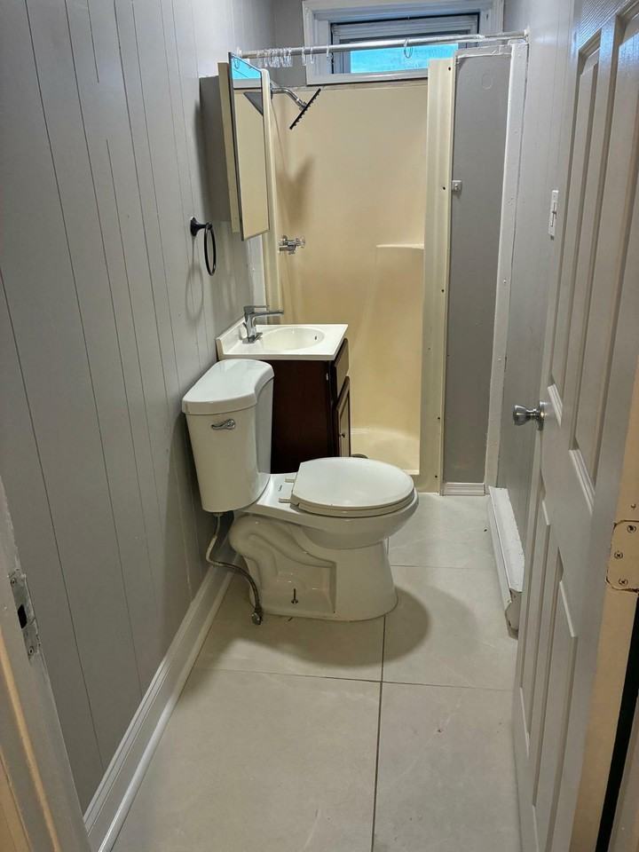 18 Pine St #20B - Photo 5 of 11