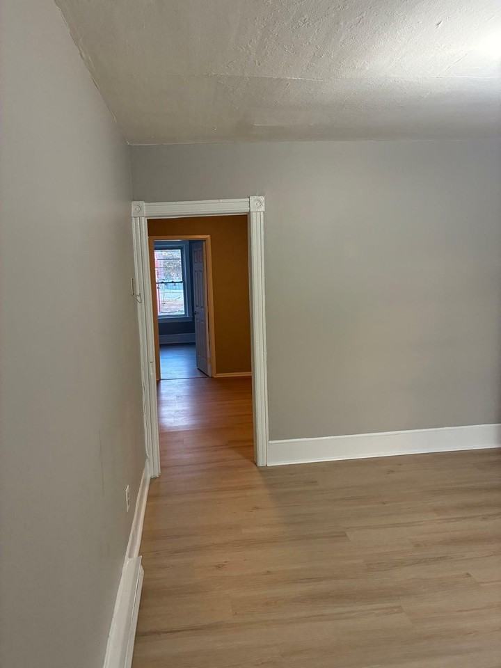 18 Pine St #20B - Photo 7 of 11