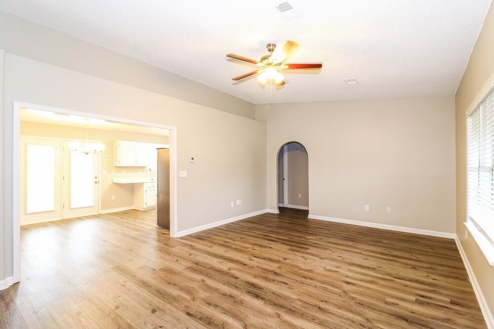 3915 Woodland Dr - Photo 3 of 16