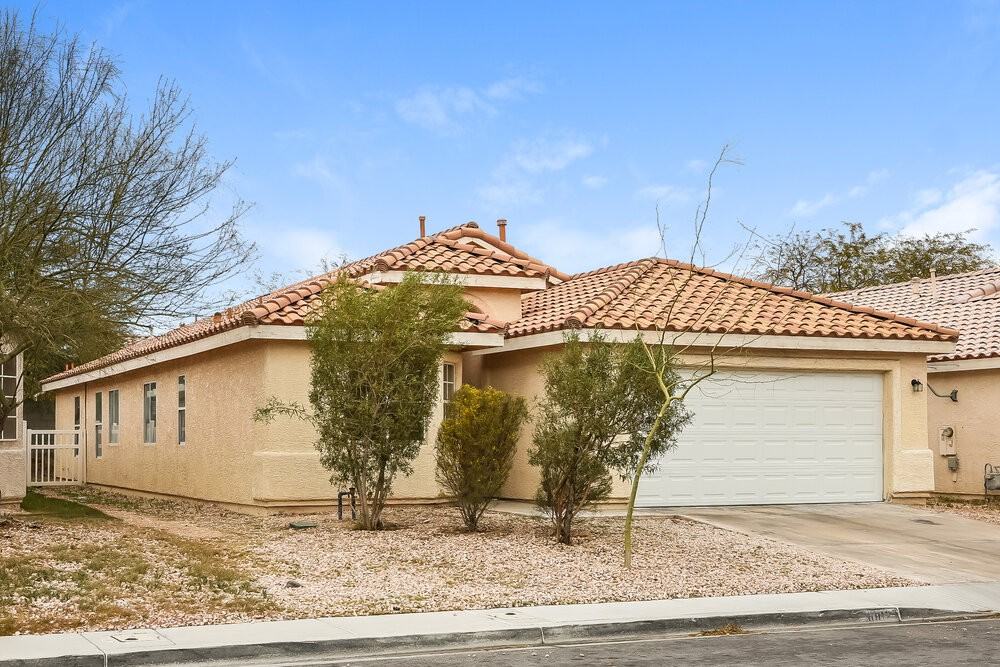 1002 Emerald Stone Ave - Photo 3 of 16