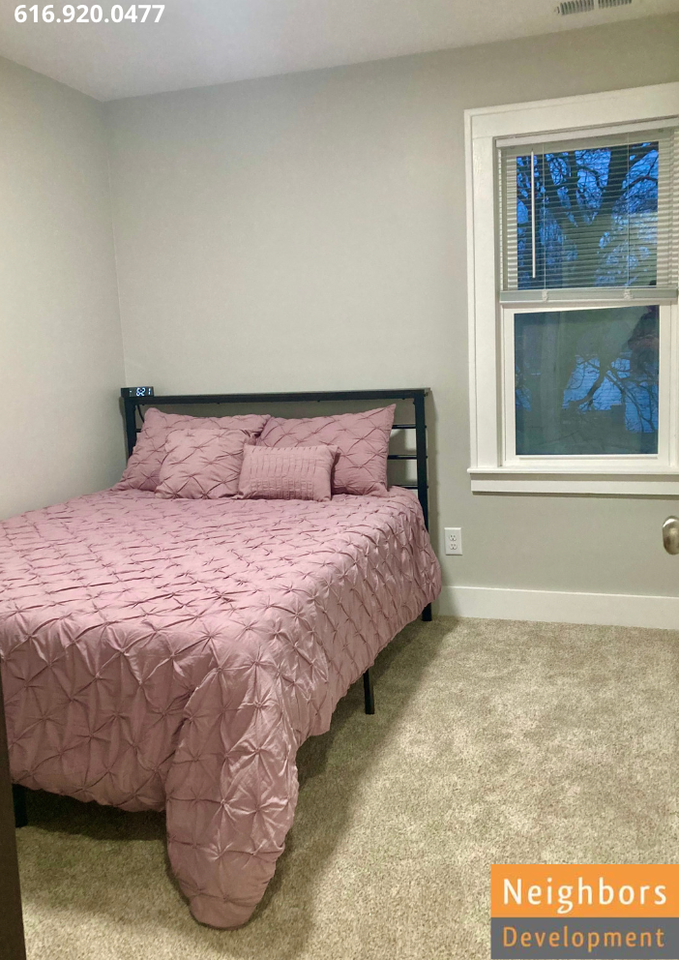 927 Arianna St Nw - Photo 7 of 50