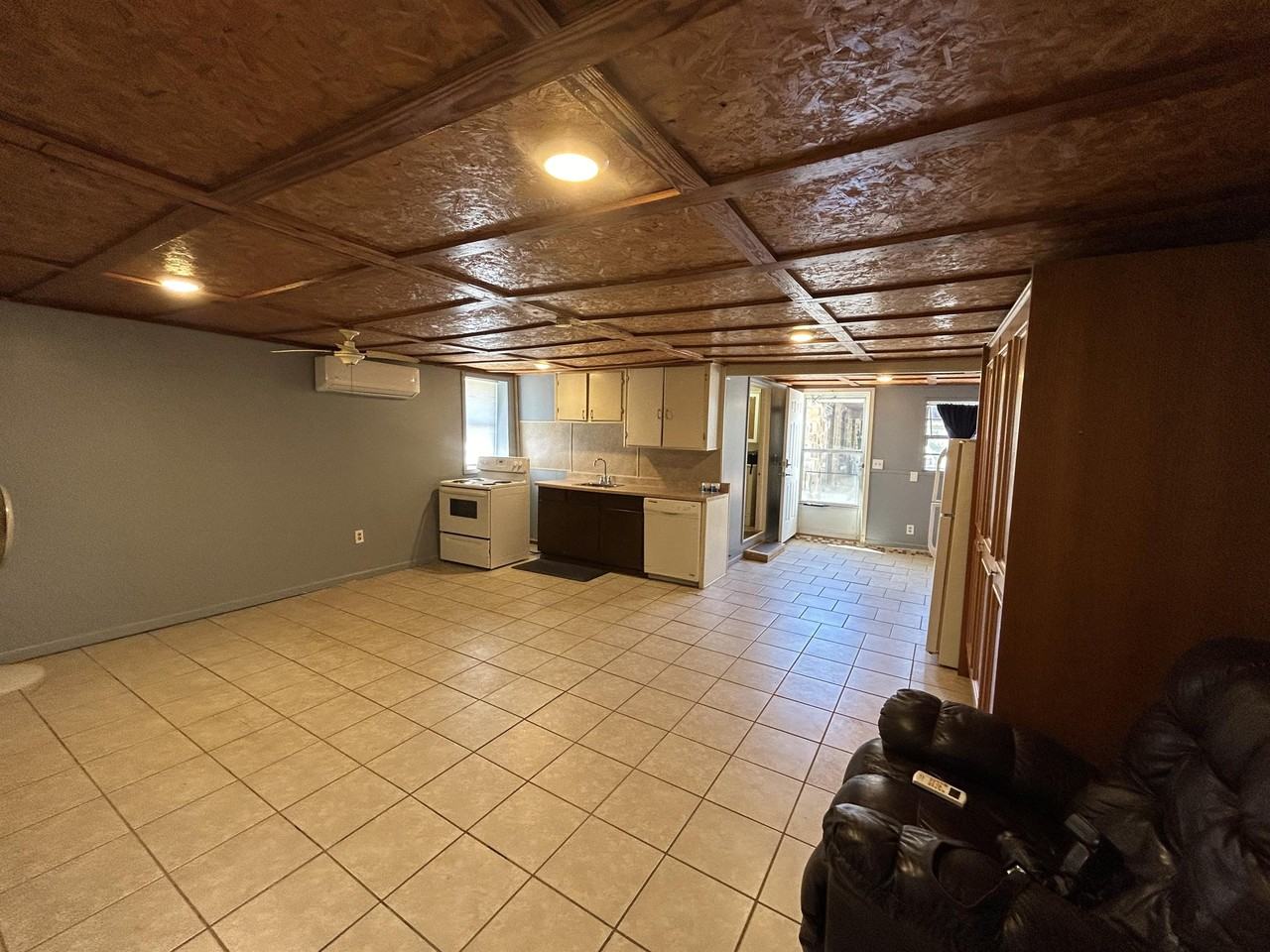 523 E Jackson Ave - Photo 3 of 7
