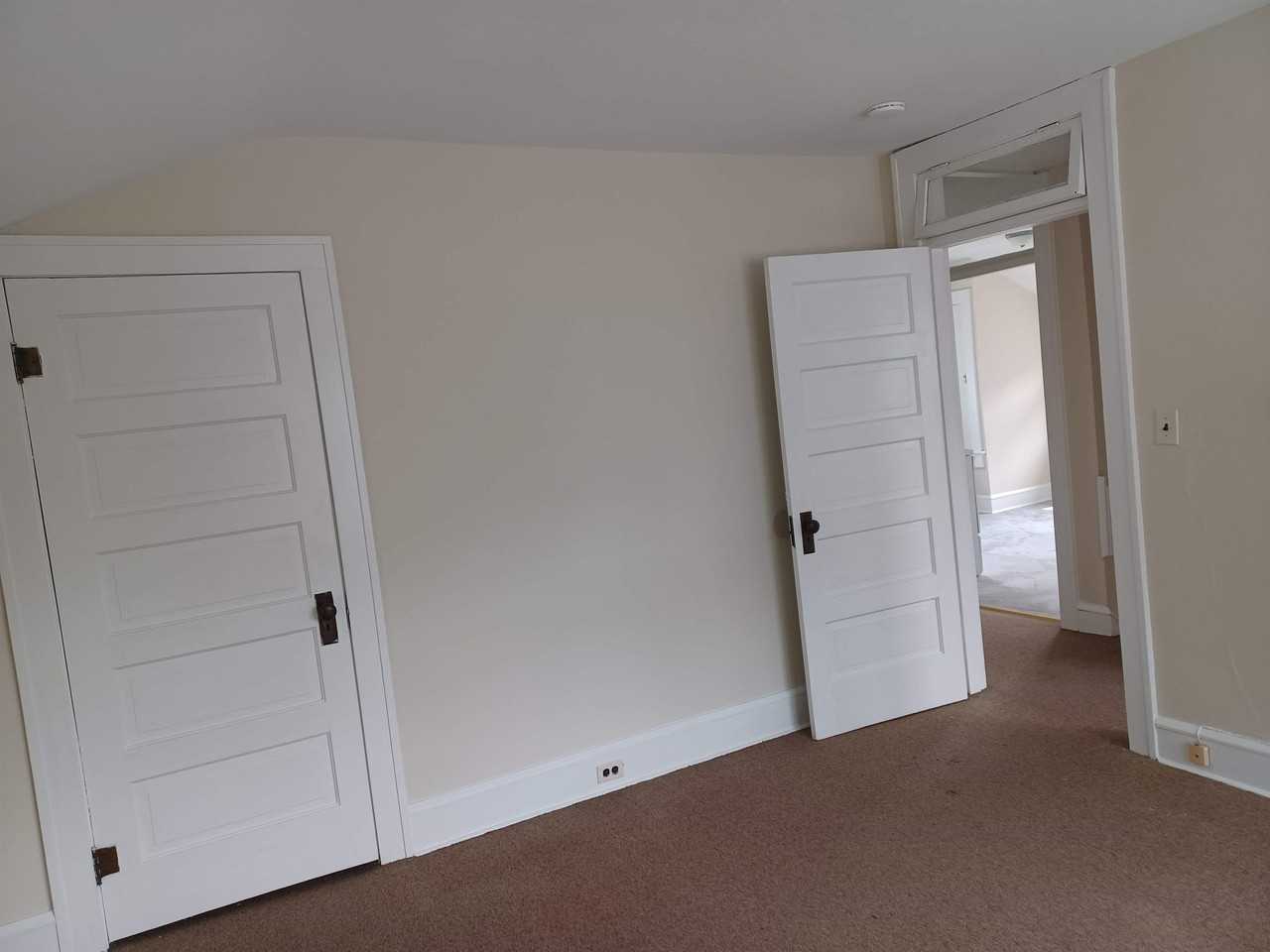 18 E Clifford St #2 - Photo 3 of 19