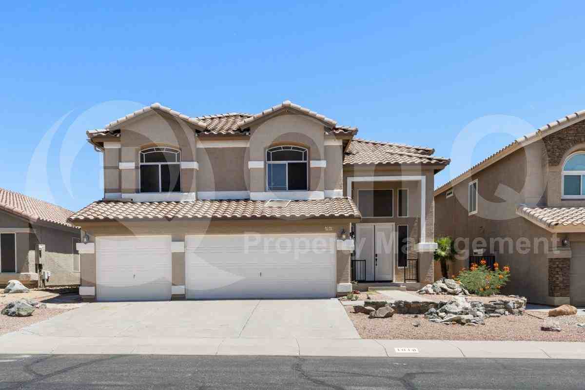 1018 E Silverwood Dr - Photo 2 of 10