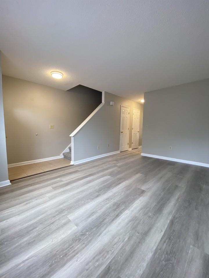 7 Anderson Ave #C - Photo 5 of 12