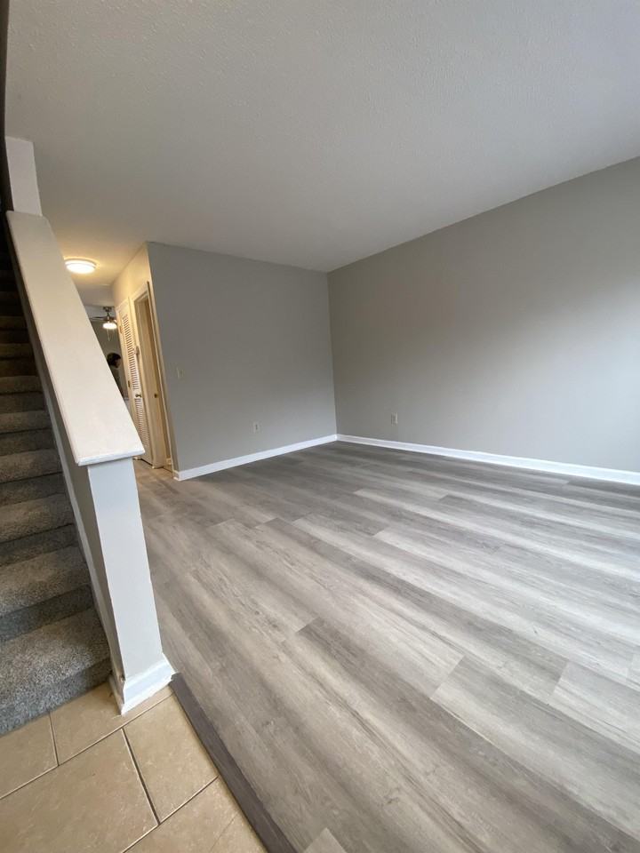 7 Anderson Ave #C - Photo 2 of 12