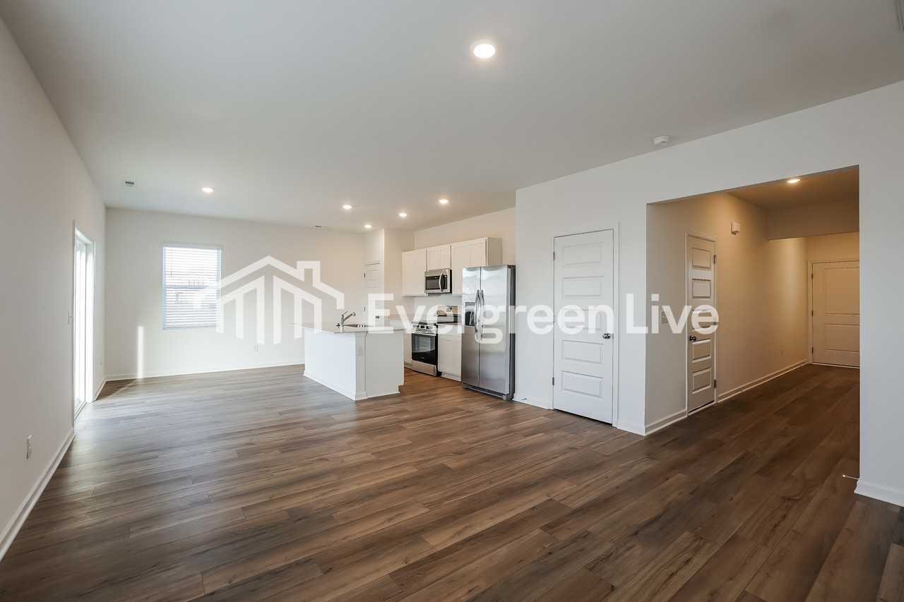 324 Lacewing Ln - Photo 5 of 16