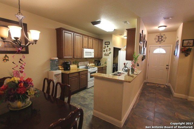 910 Pine St #C202 - Photo 5 of 8