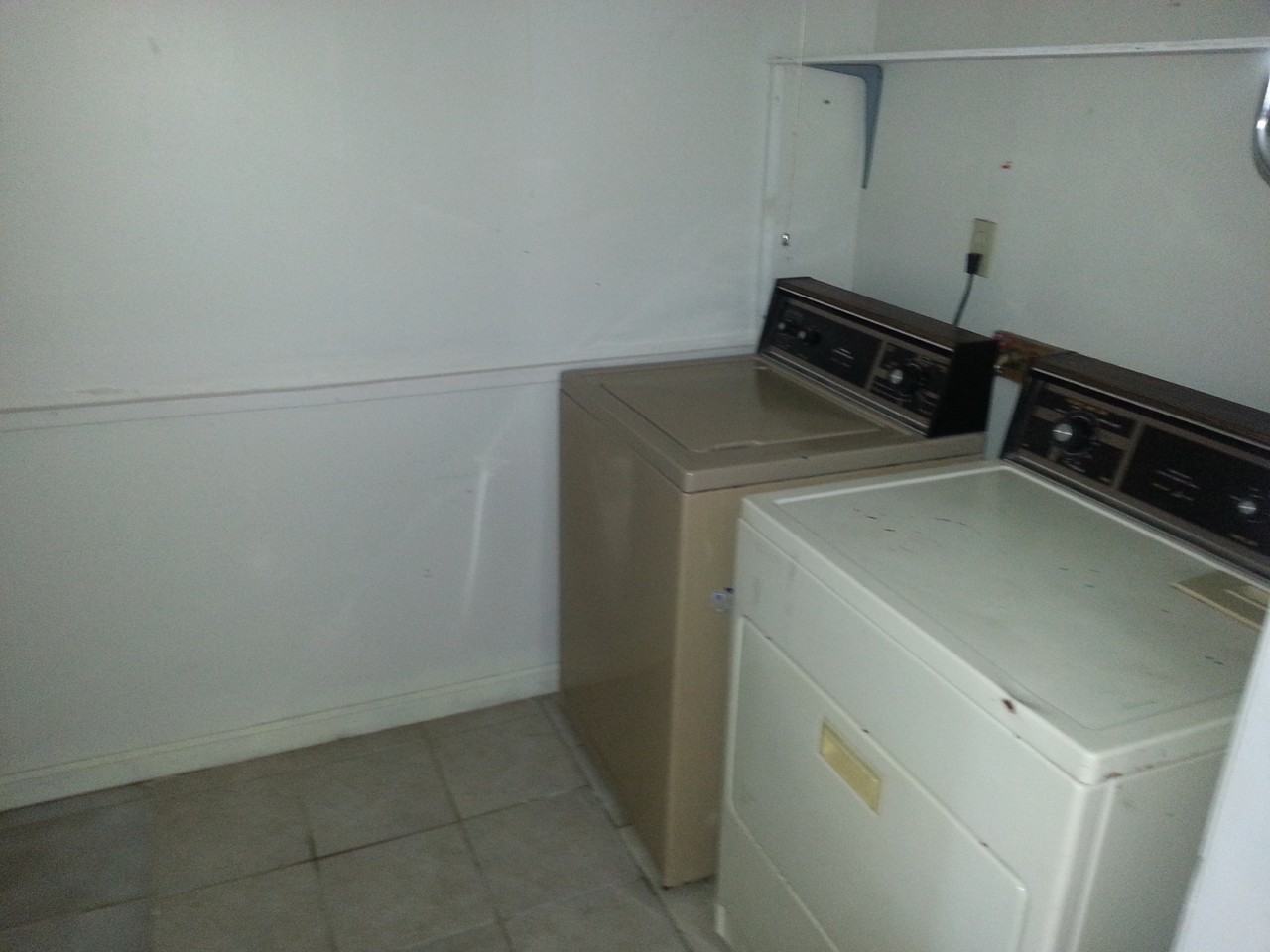 1413 Woodward St - Photo 3 of 10