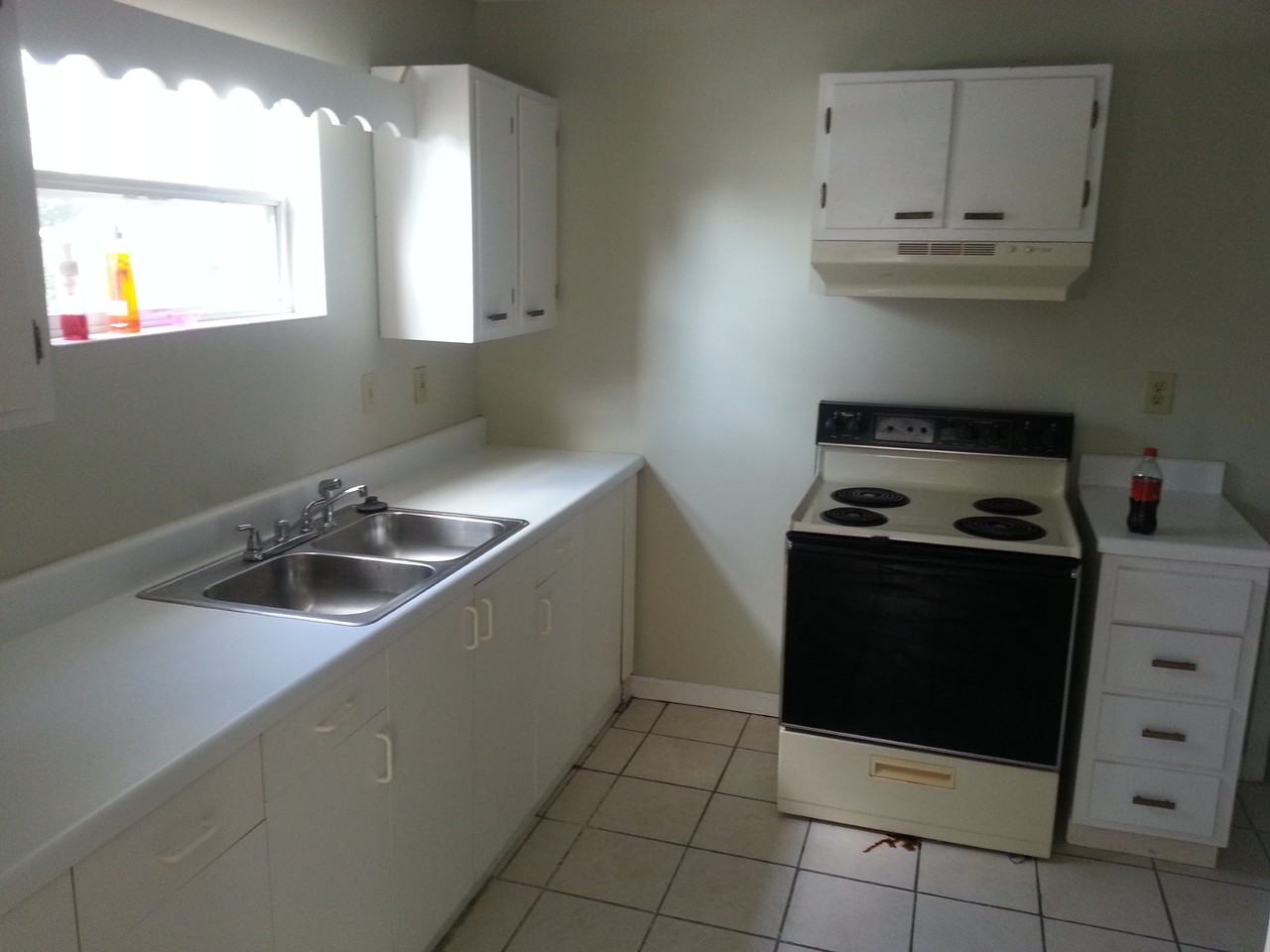 1413 Woodward St - Photo 7 of 10