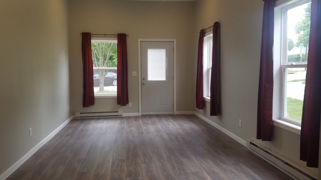 1328 East Ave - Photo 4 of 14