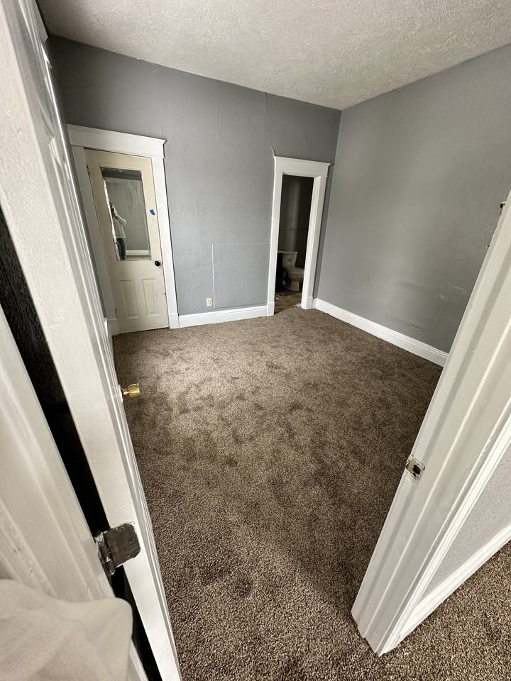 1616 9th St - Photo 6 of 11