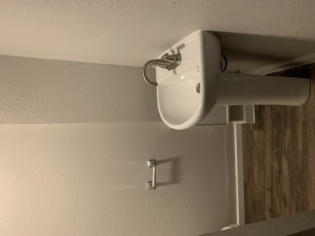 1124 Locust St #4 - Photo 4 of 7