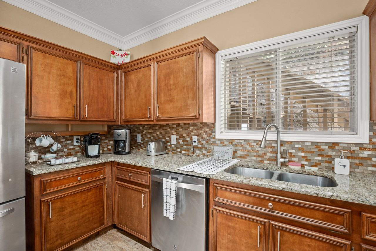 6108 Cape Coral Dr - Photo 5 of 13