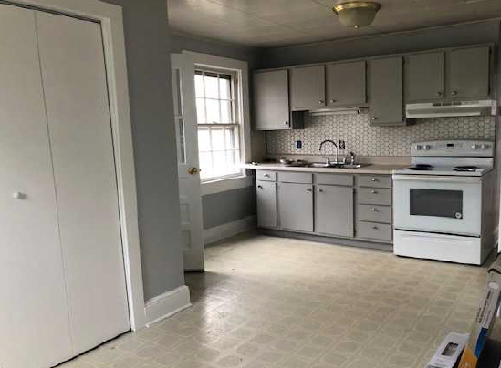 222 Virginia St - Photo 5 of 7