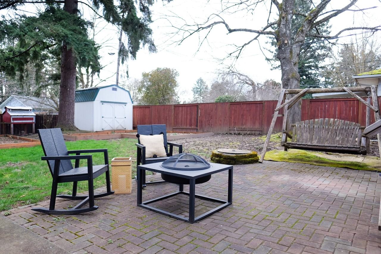 13000 Sw Walker Rd - Photo 6 of 24