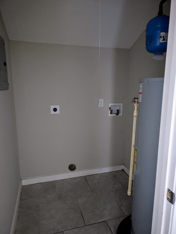 454 Seabreeze Rd E - Photo 4 of 9