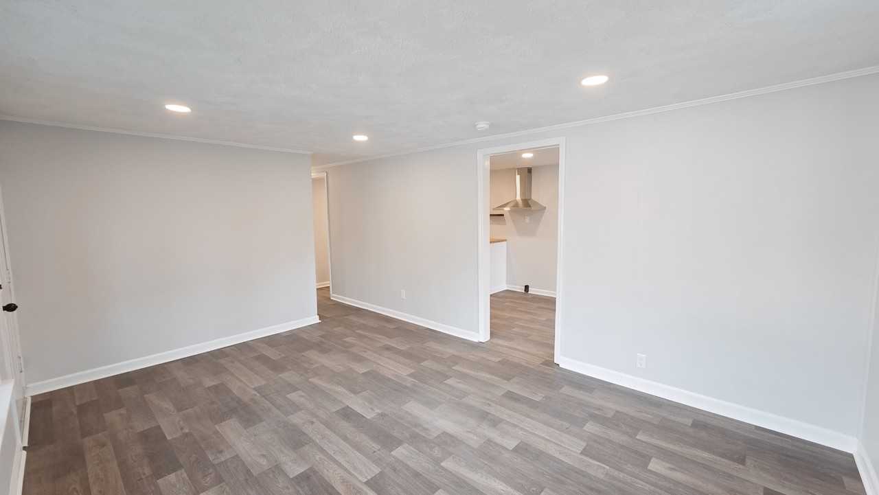 64 Spruce St - Photo 3 of 19