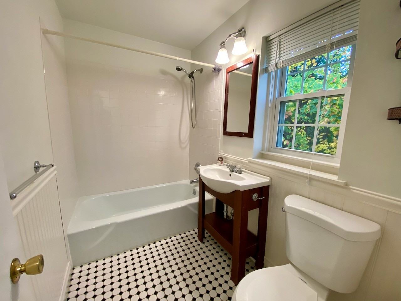 21 Old Grove St #6 - Photo 6 of 9