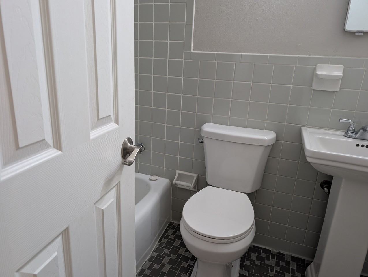 1455 Ridgedale Ct - Photo 4 of 7