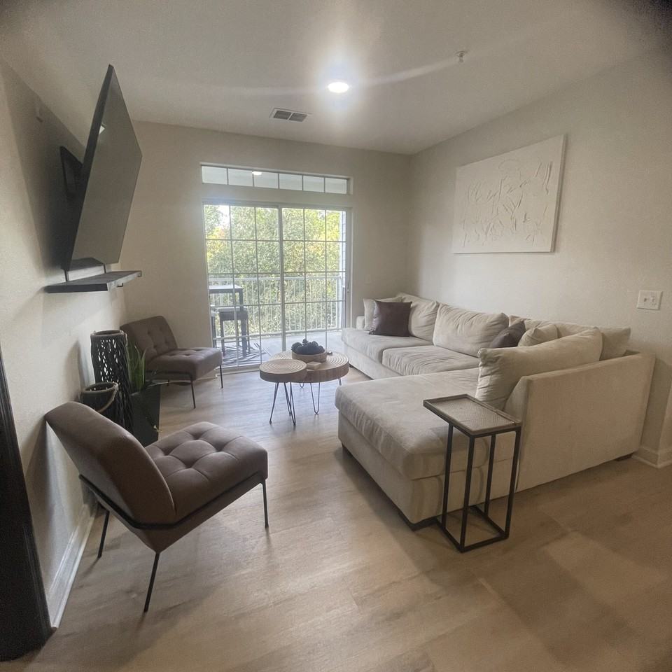 3176 Feltrim Pl #302 - Photo 3 of 20