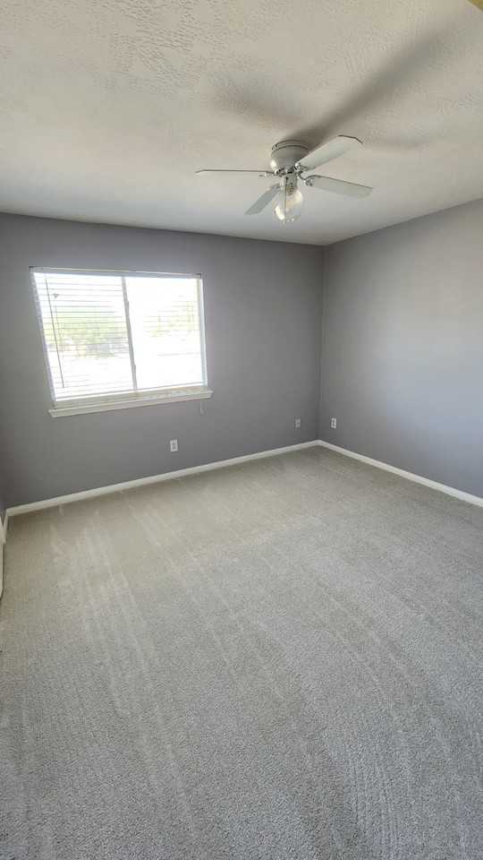 3910 Ashlee Ln - Photo 3 of 7