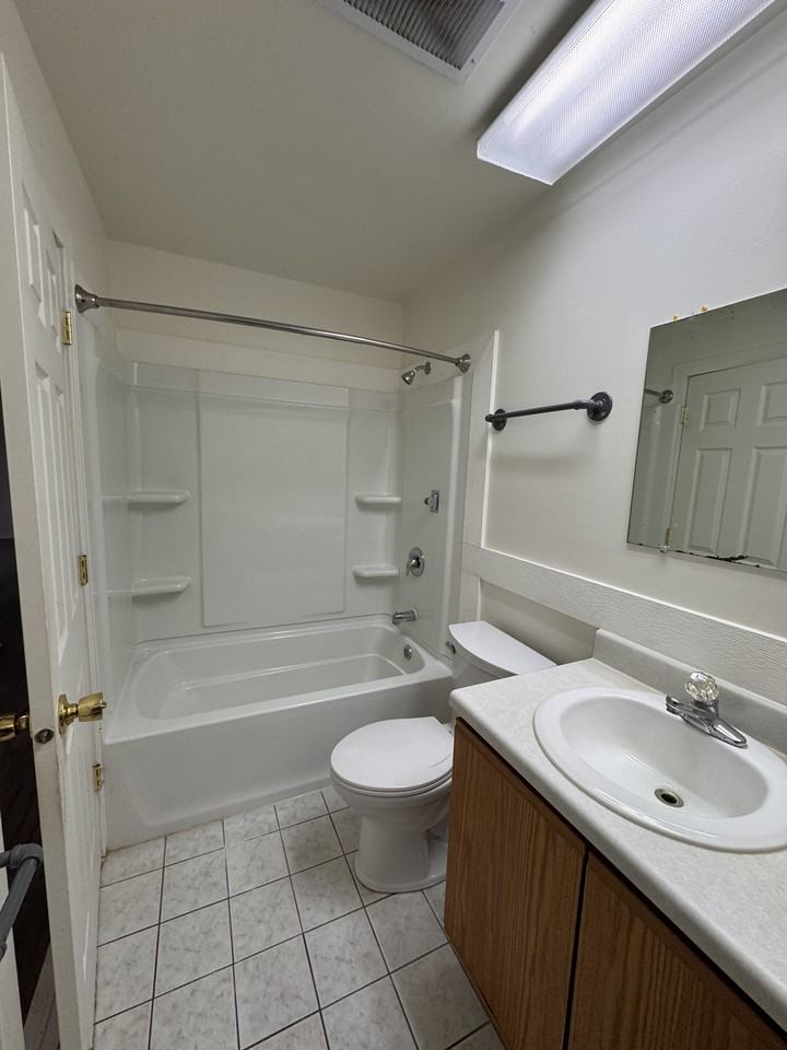 420 Telegraph St #8 - Photo 6 of 15