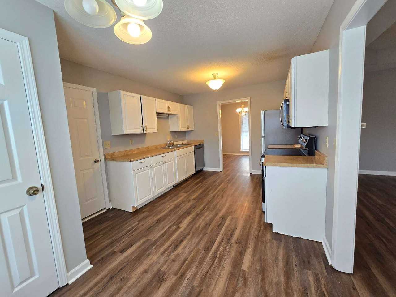 1729 Crestview Dr - Photo 7 of 15