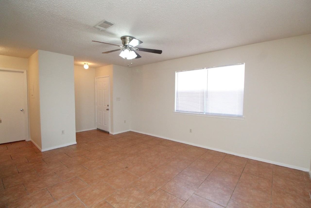 1157 Belden Ln - Photo 5 of 19