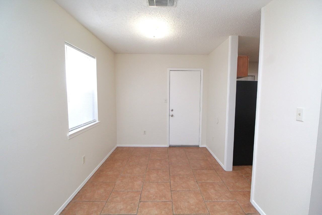 1157 Belden Ln - Photo 7 of 19