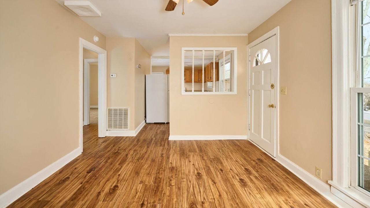 2415 N Hillcrest Dr #A - Photo 3 of 14