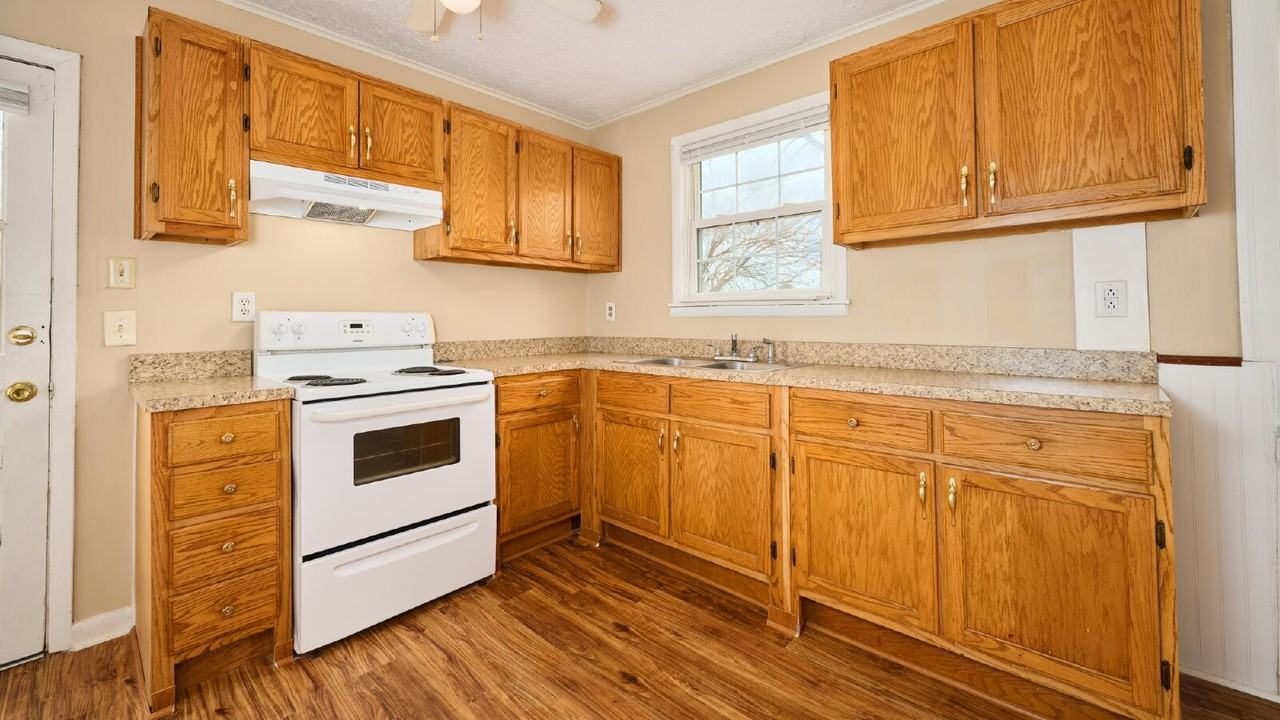 2415 N Hillcrest Dr #A - Photo 7 of 14