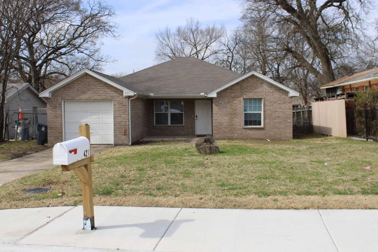 421 Myers Cir - Photo 2 of 21