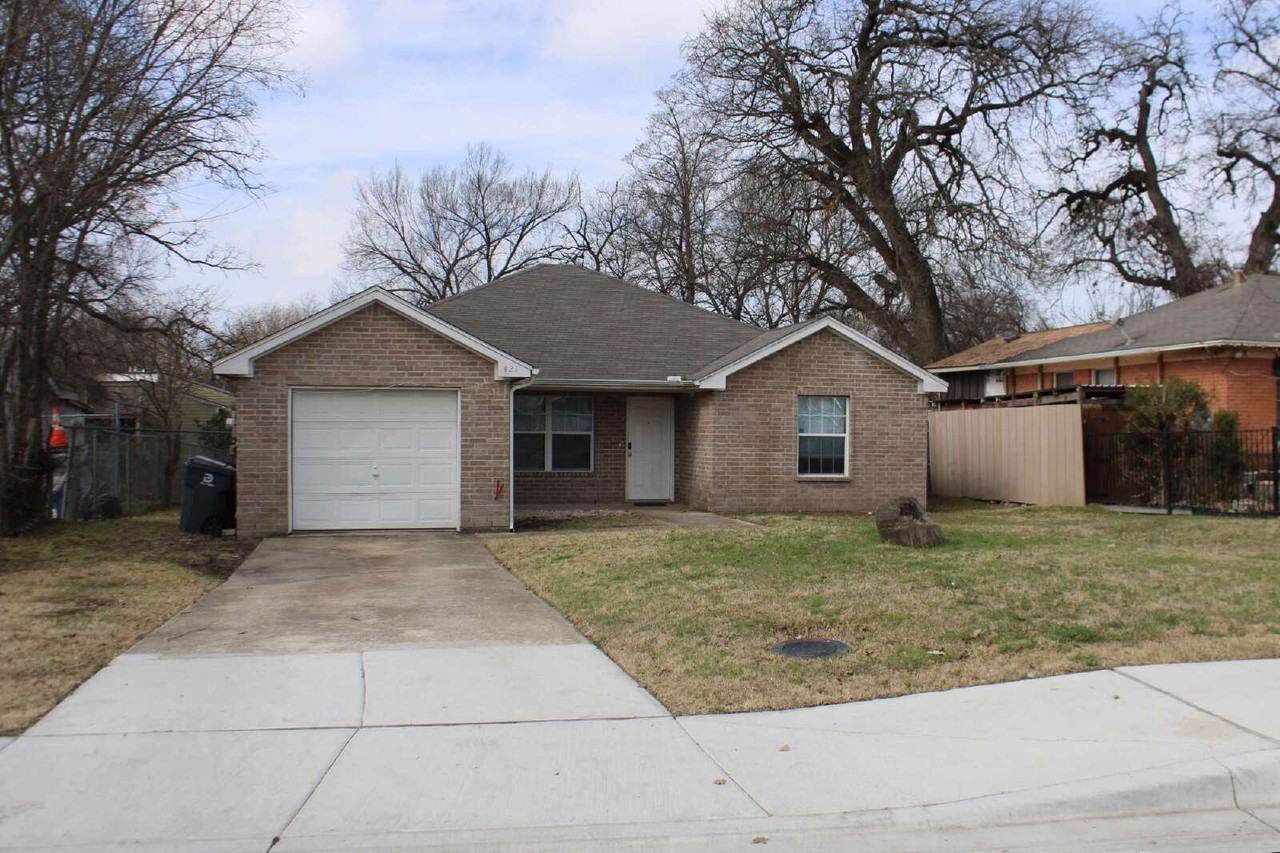 421 Myers Cir - Photo 3 of 21