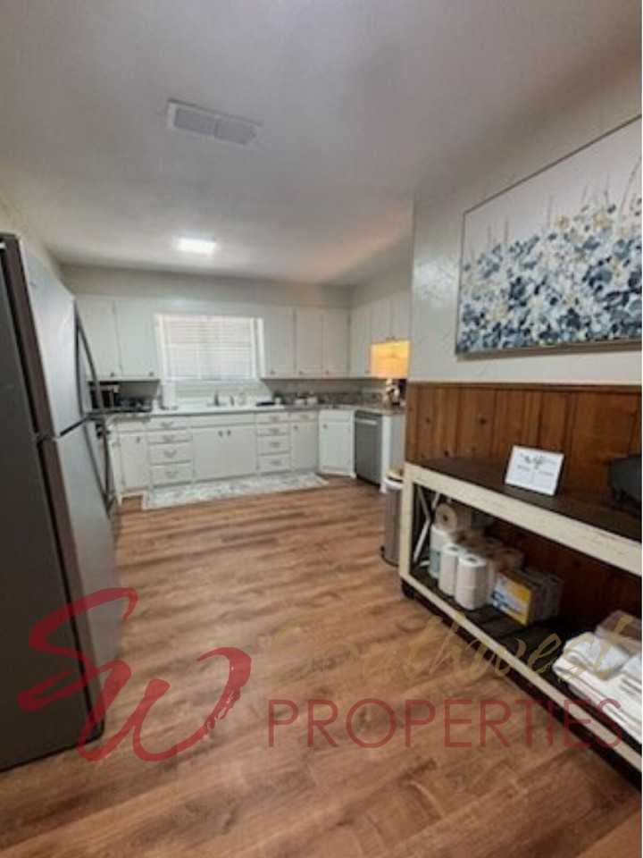 830 N Harbin Dr - Photo 6 of 27