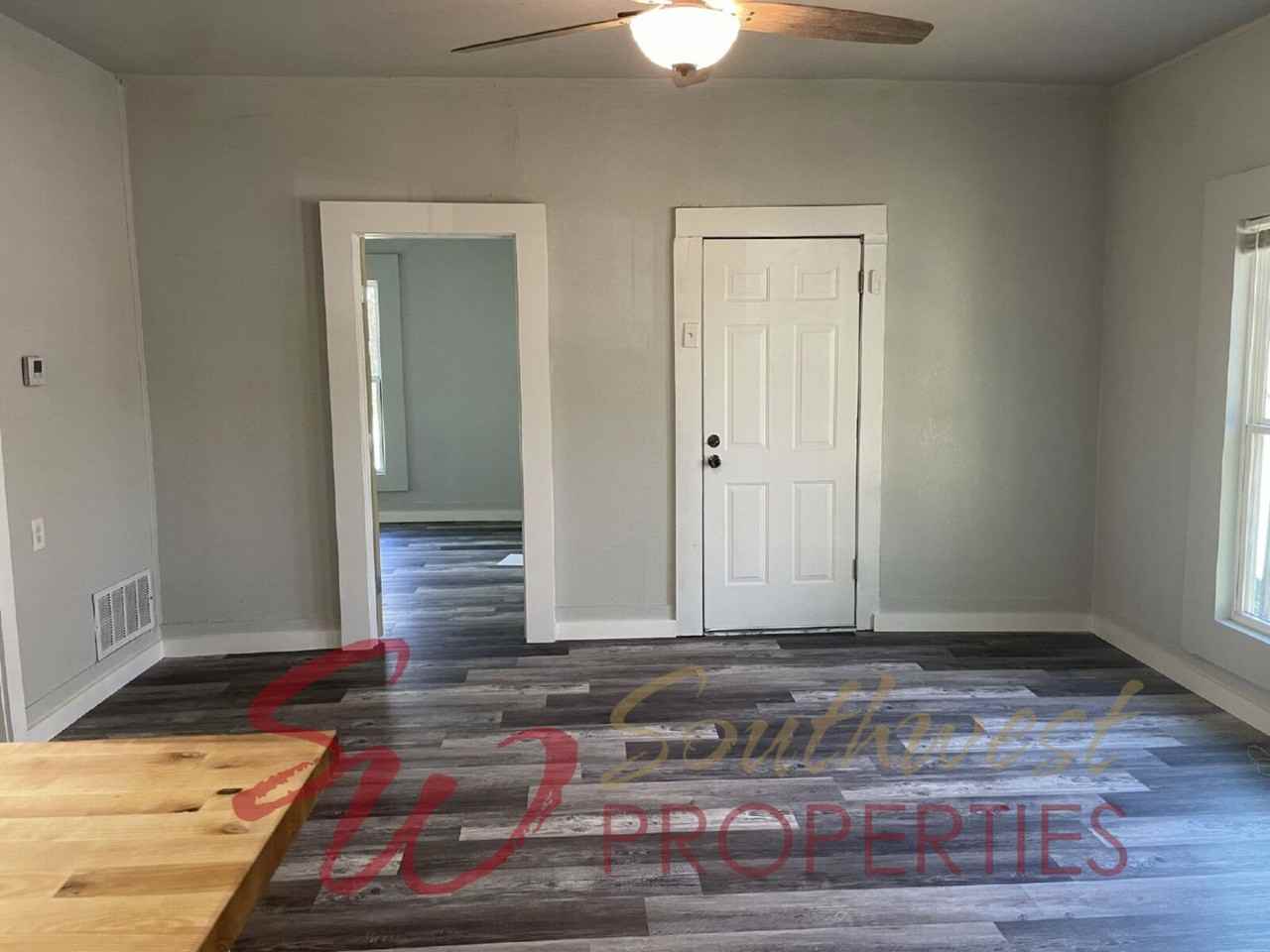 780 W Elm St - Photo 7 of 9