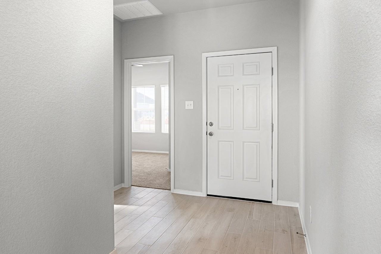 130 Keltic Dr - Photo 5 of 27