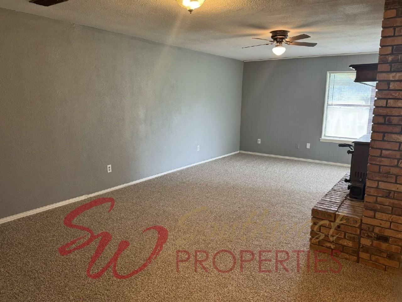 719 Diana Ln - Photo 2 of 12